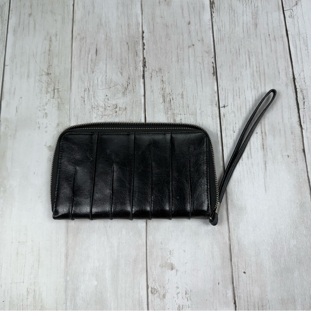 Hobo Black Textured Leather Wristlet Wallet